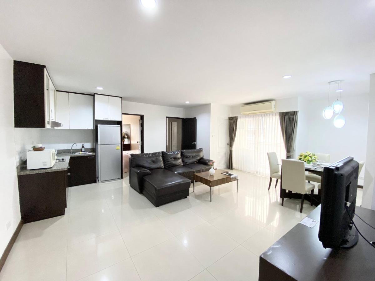 14 Place Sukhumvit Suites Bangkok Exterior photo