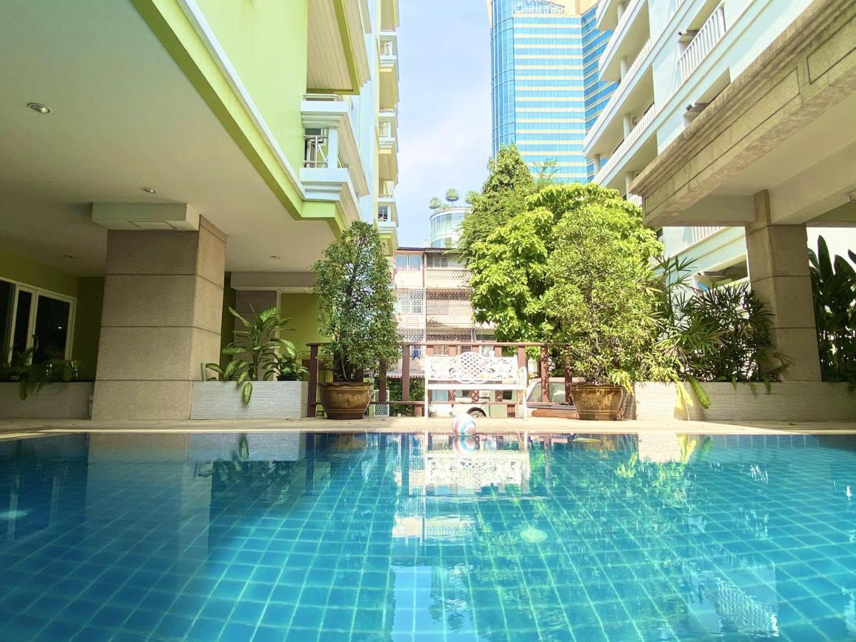 14 Place Sukhumvit Suites Bangkok Exterior photo