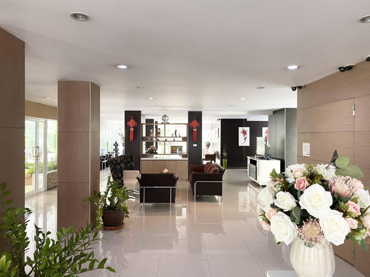 14 Place Sukhumvit Suites Bangkok Exterior photo