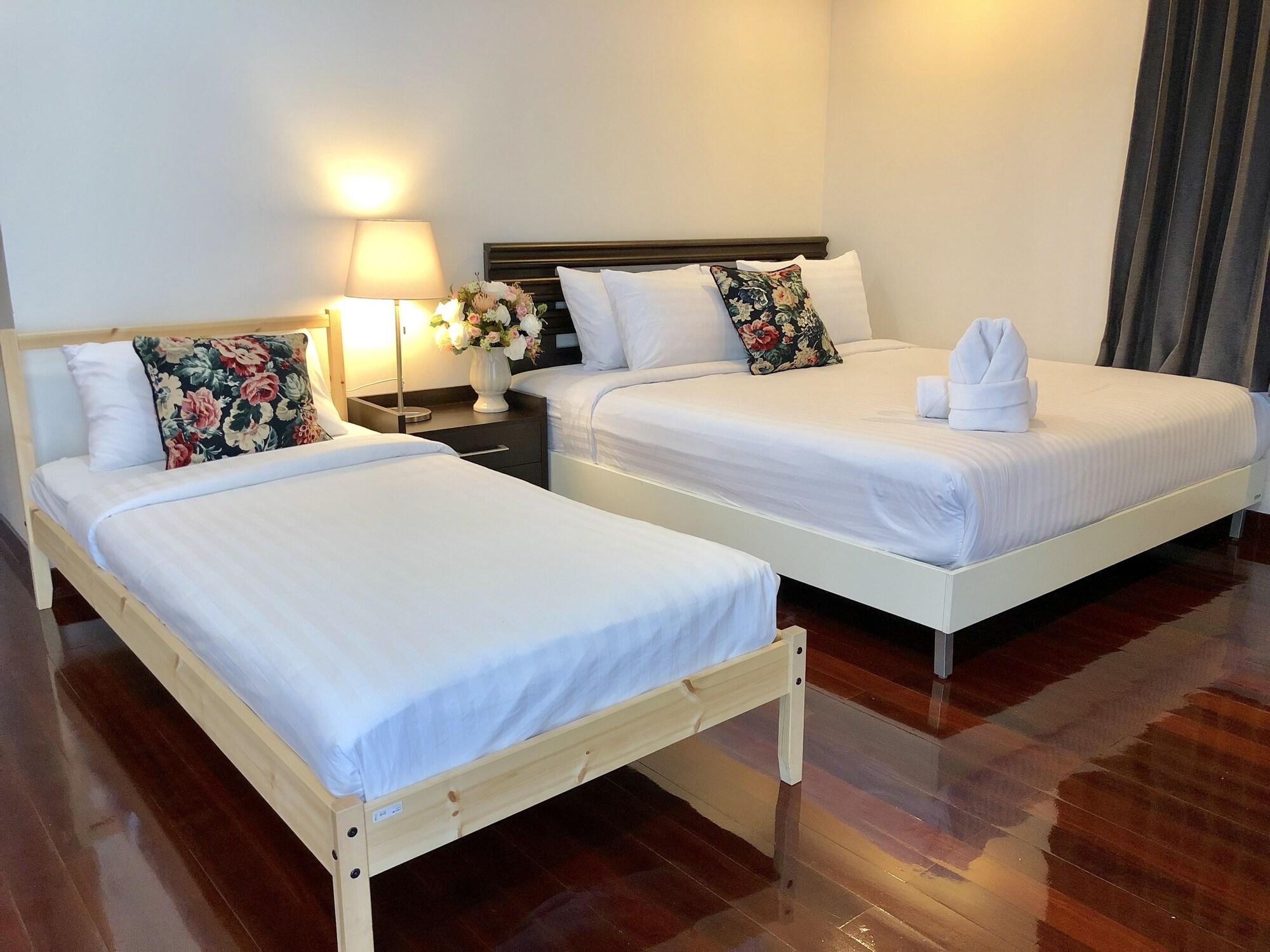 14 Place Sukhumvit Suites Bangkok Exterior photo