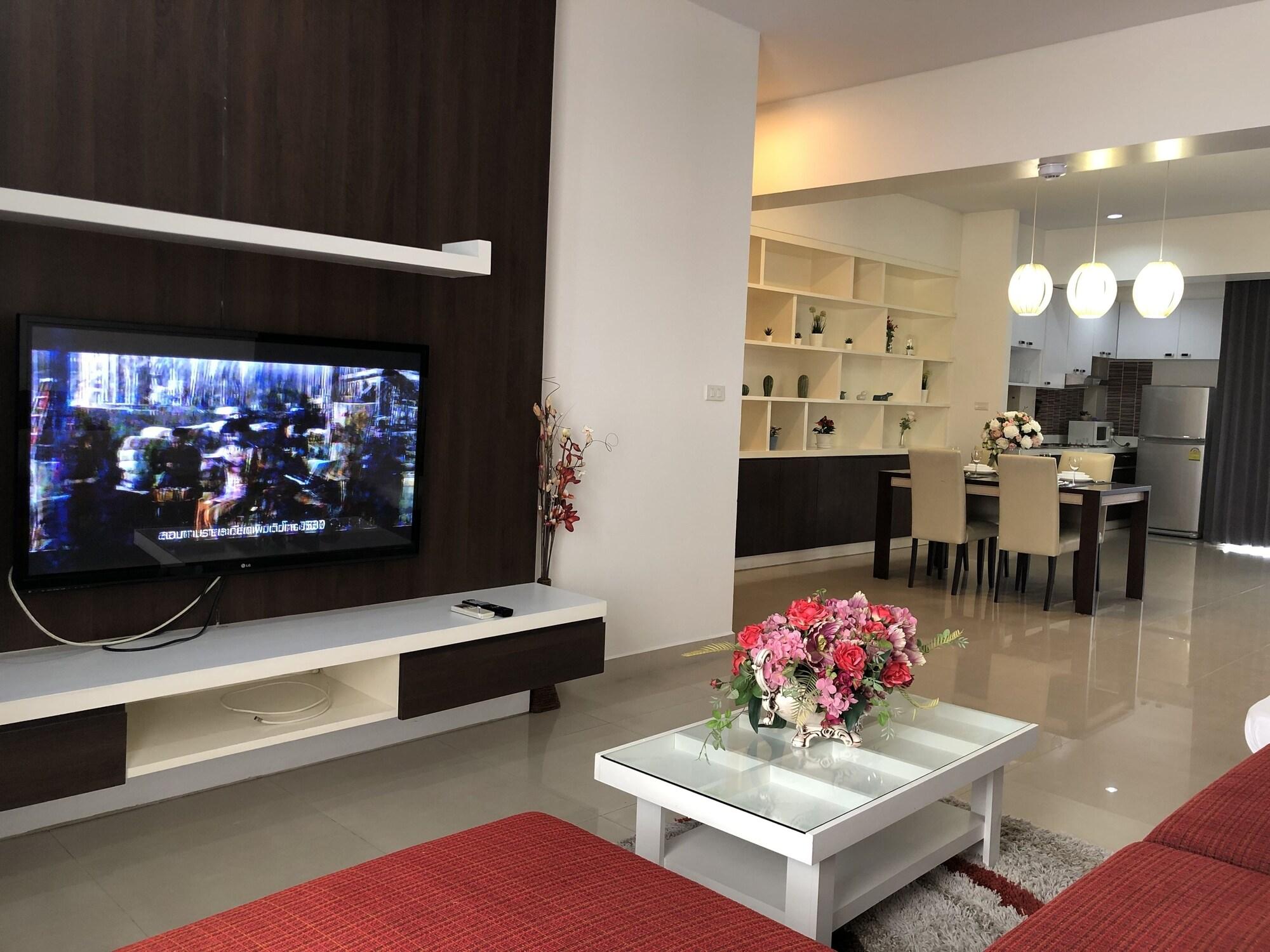 14 Place Sukhumvit Suites Bangkok Exterior photo