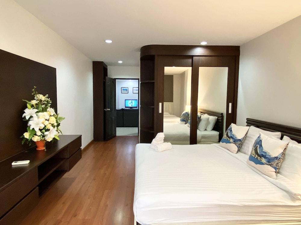 14 Place Sukhumvit Suites Bangkok Exterior photo