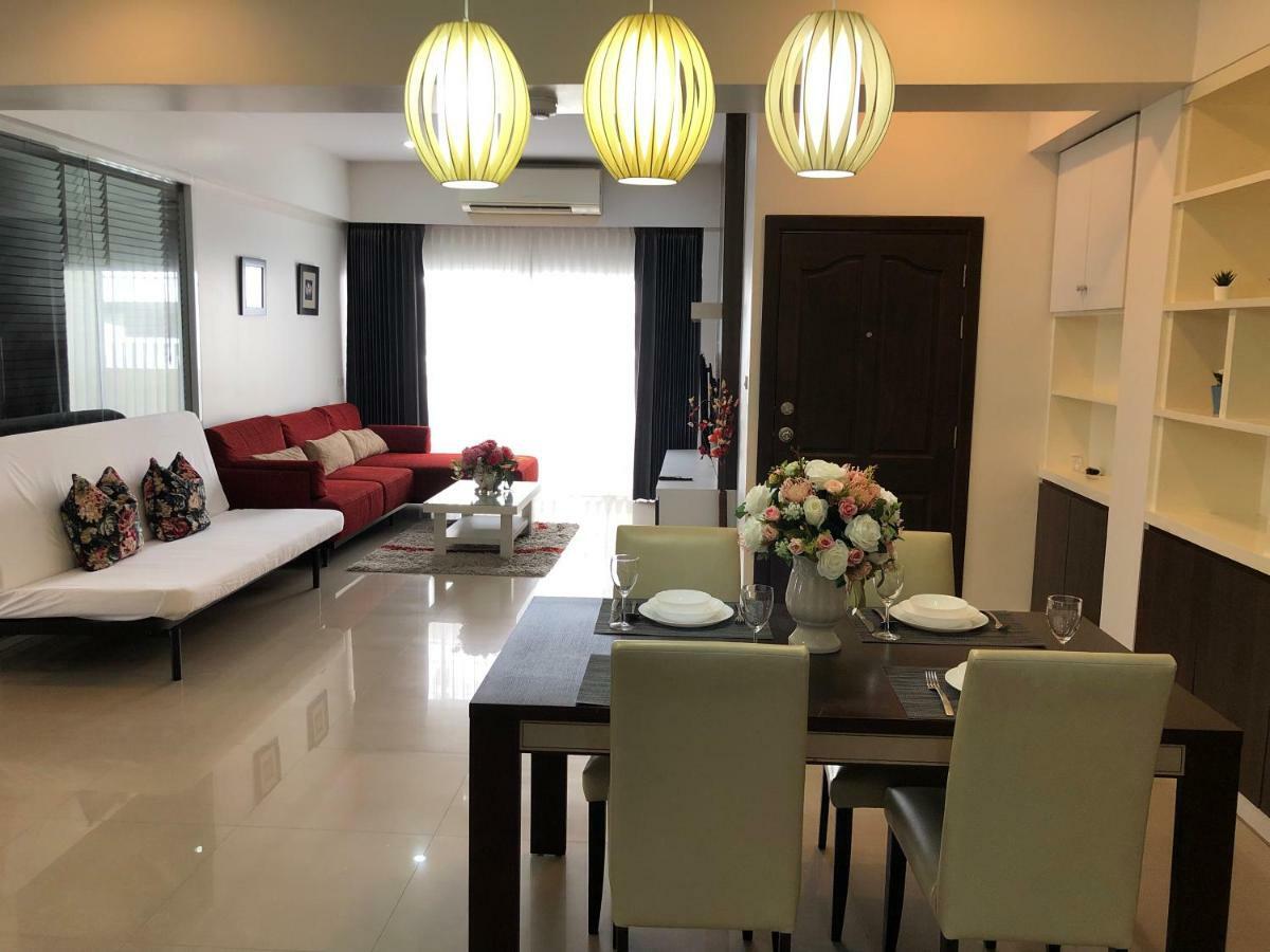 14 Place Sukhumvit Suites Bangkok Exterior photo