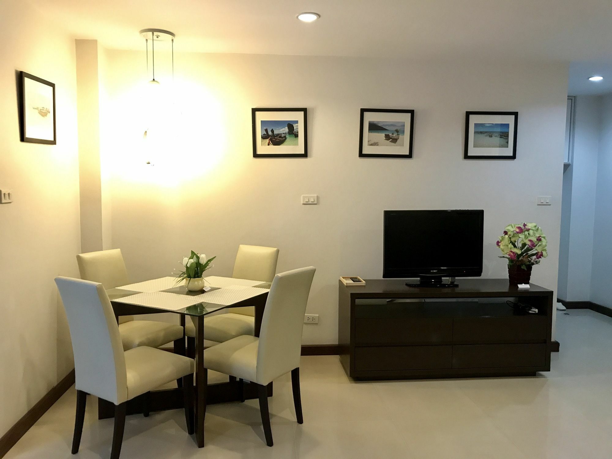 14 Place Sukhumvit Suites Bangkok Exterior photo